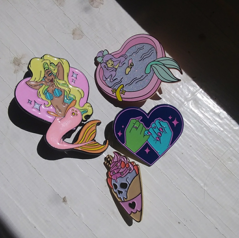 Bundle of sugarbones pins!